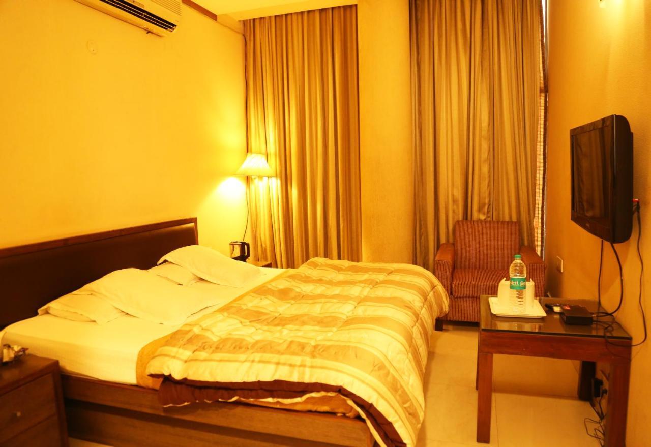 Hotel H26 Chandīgarh Dış mekan fotoğraf